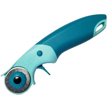 Havels Rotary Cutter 28 mm includes Chenille attachments!